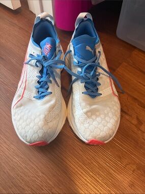 Puma White Running Sneakers with Blue Laces and Pink Trim